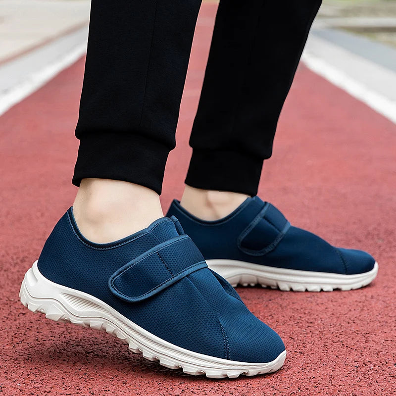 Pantofi Ortopedici Bărbați OrtoPas® Extra Fit – Închidere Reglabilă cu Scai & Calapod Lărgit (Mărimi 36-47)